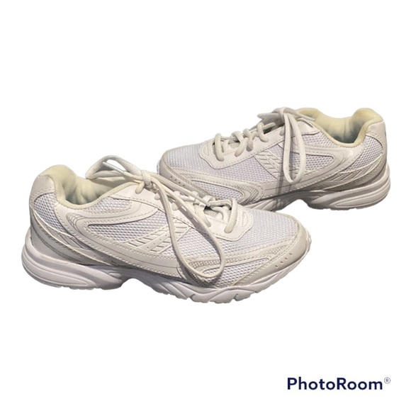 Womens skechers cross trekking hiking sneaker in white | Size 7W - Picture 1 of 12